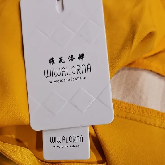 Elegant Yellow Dress with Gold Accents - Picture 11 of 11